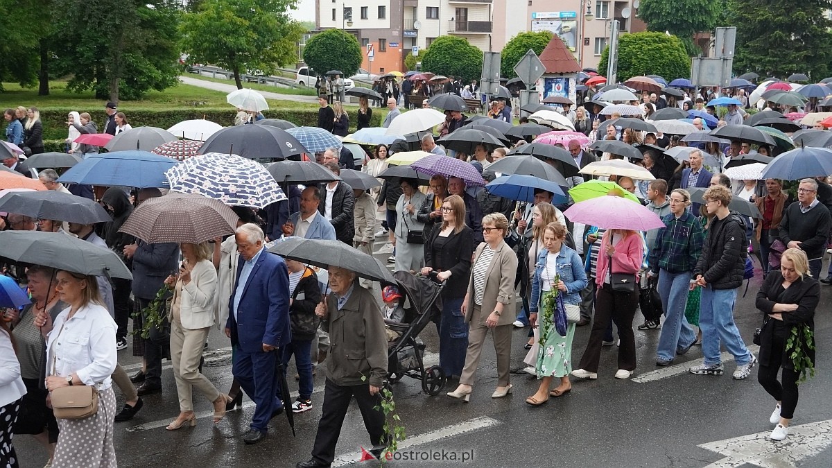 Procesja Bożego Ciała w kościele farnym [04.06.2026] - zdjęcie #23 - eOstroleka.pl