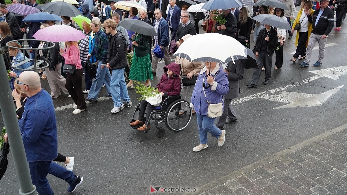 Procesja Bożego Ciała w kościele farnym [04.06.2026] - zdjęcie #18 - eOstroleka.pl