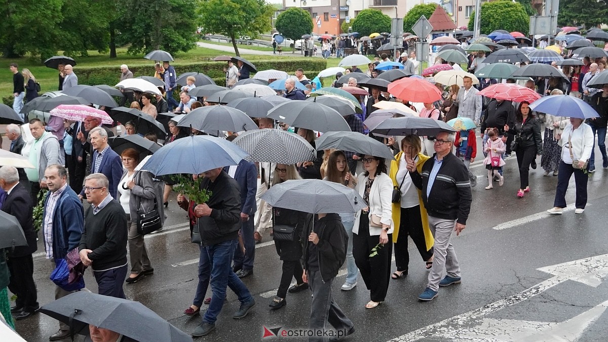Procesja Bożego Ciała w kościele farnym [04.06.2026] - zdjęcie #16 - eOstroleka.pl
