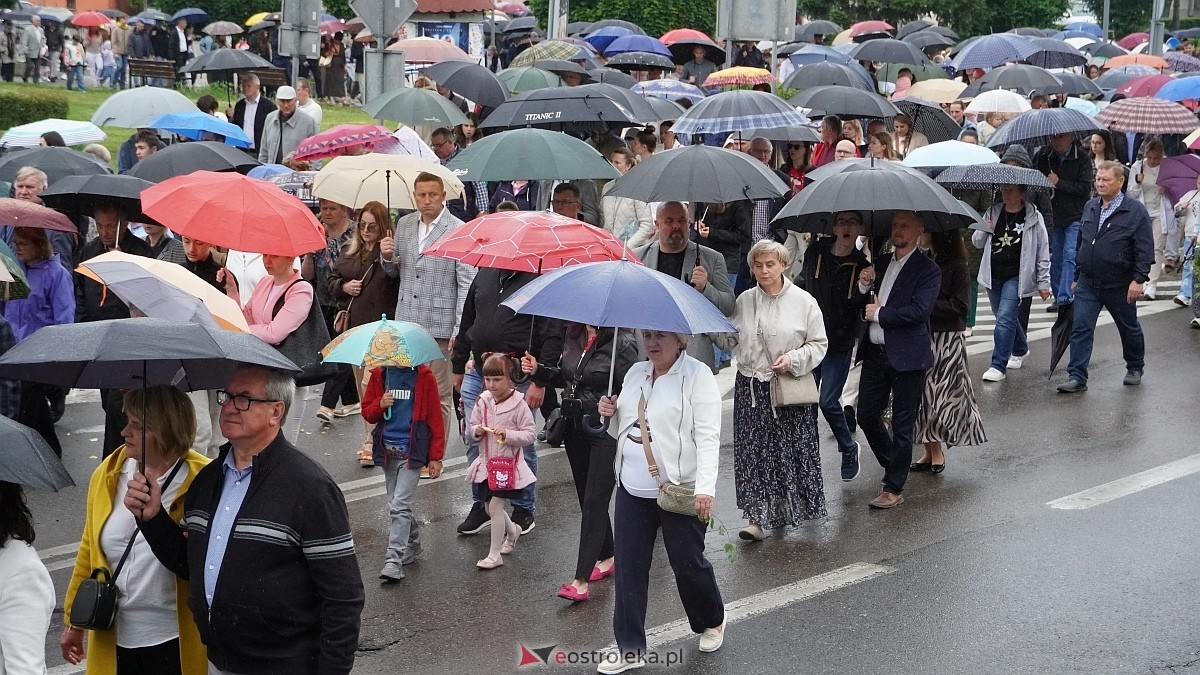 Procesja Bożego Ciała w kościele farnym [04.06.2026] - zdjęcie #15 - eOstroleka.pl