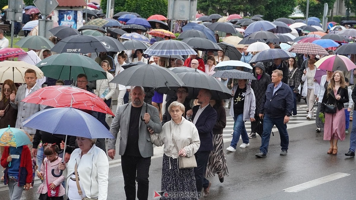 Procesja Bożego Ciała w kościele farnym [04.06.2026] - zdjęcie #14 - eOstroleka.pl