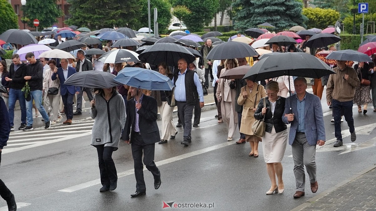 Procesja Bożego Ciała w kościele farnym [04.06.2026] - zdjęcie #3 - eOstroleka.pl