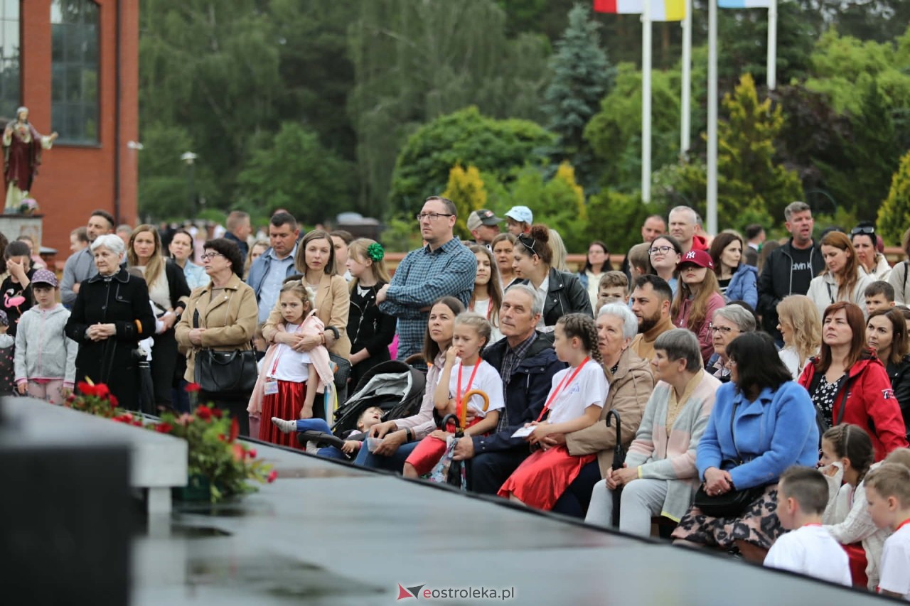 Zjednoczeni dla Miłości - Koncert Uwielbienia w Ostrołęce [04.06.2026] - zdjęcie #104 - eOstroleka.pl