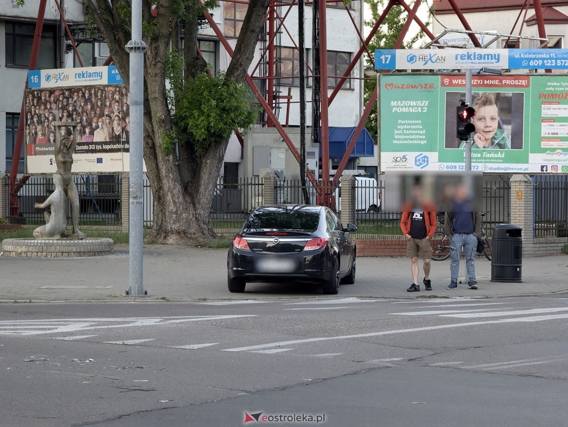 Kolizja na skrzyżowaniu Kopernika i Nila w Ostrołęce [08.06.2026] - zdjęcie #3 - eOstroleka.pl