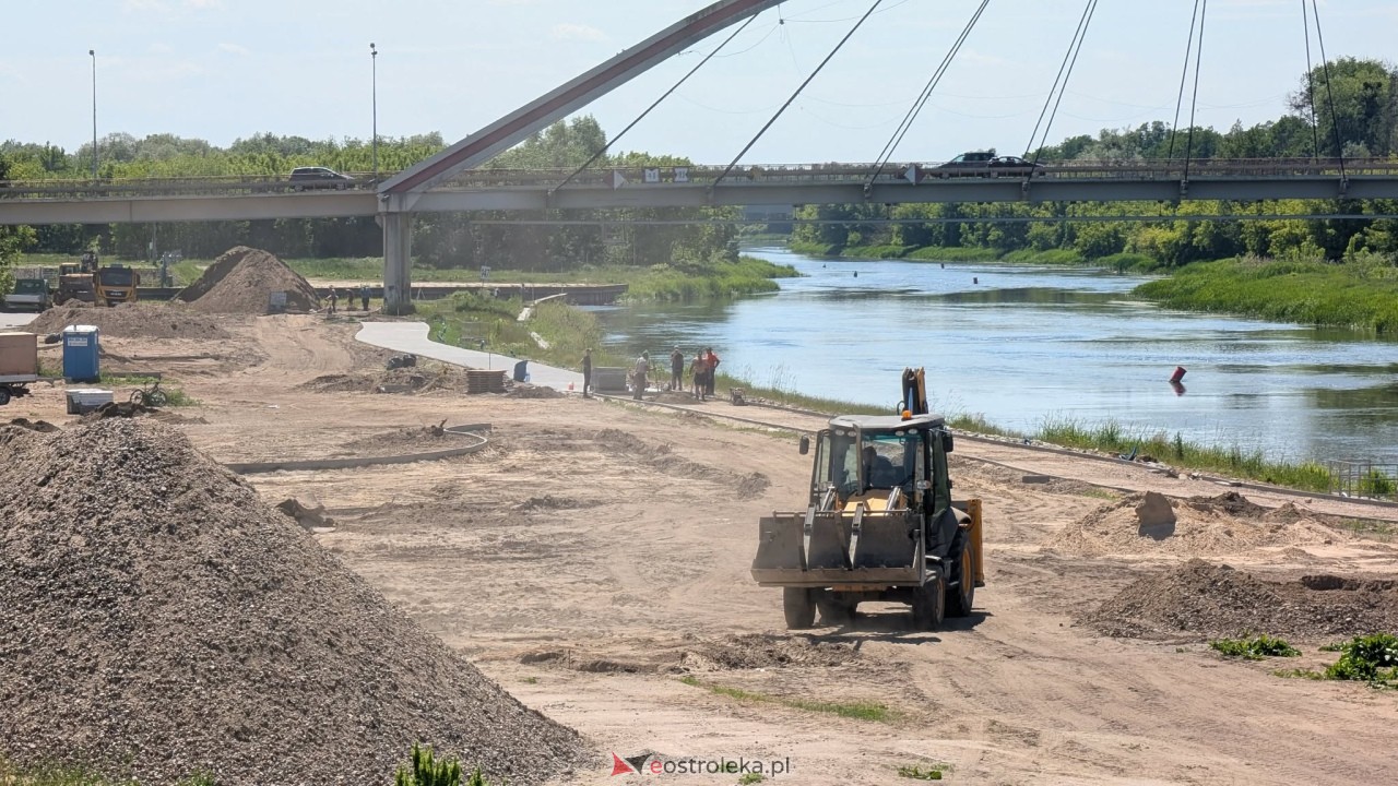 Rewitalizacja nabrzeża Narwi - aktualny postęp prac [10.06.2026] - zdjęcie #3 - eOstroleka.pl