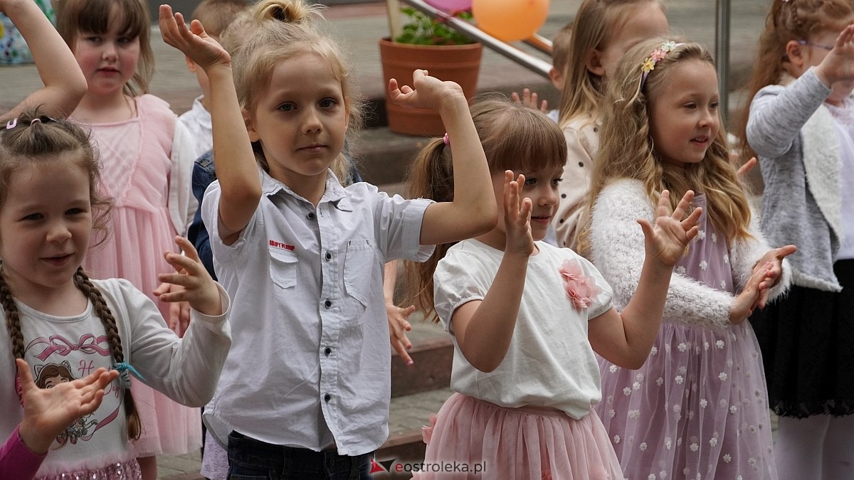 Dzień Rodziny w Przedszkolu Miejskim nr 5 Leśna Kraina [10.06.2026] - zdjęcie #10 - eOstroleka.pl