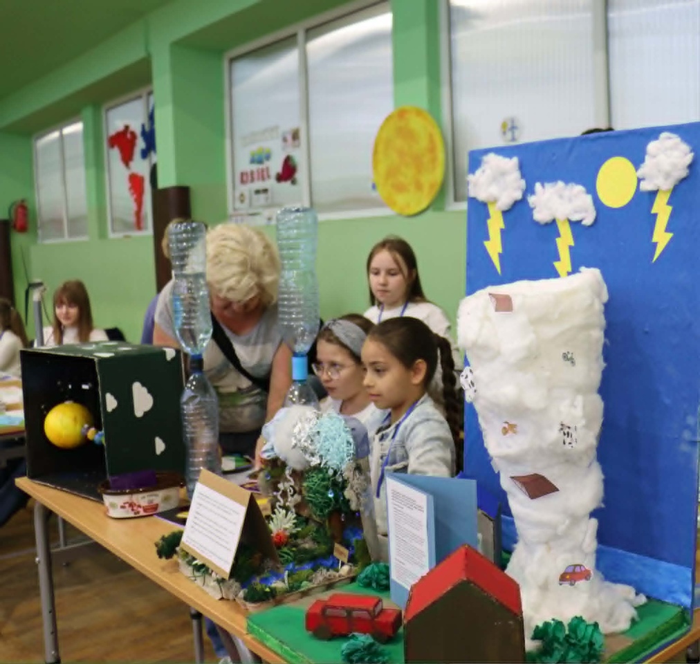 VI Festiwal Młodego Odkrywcy w SP nr 2 [2.06.2026] - zdjęcie #2 - eOstroleka.pl