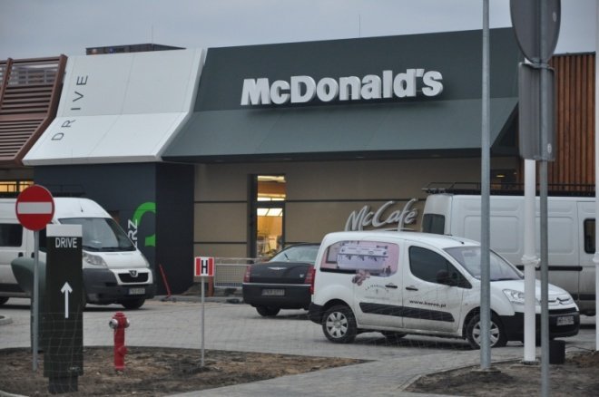 W sobotę otwarcie restauracji McDonalds w Ostrołęce [12.XII.2011] - zdjęcie #6 - eOstroleka.pl
