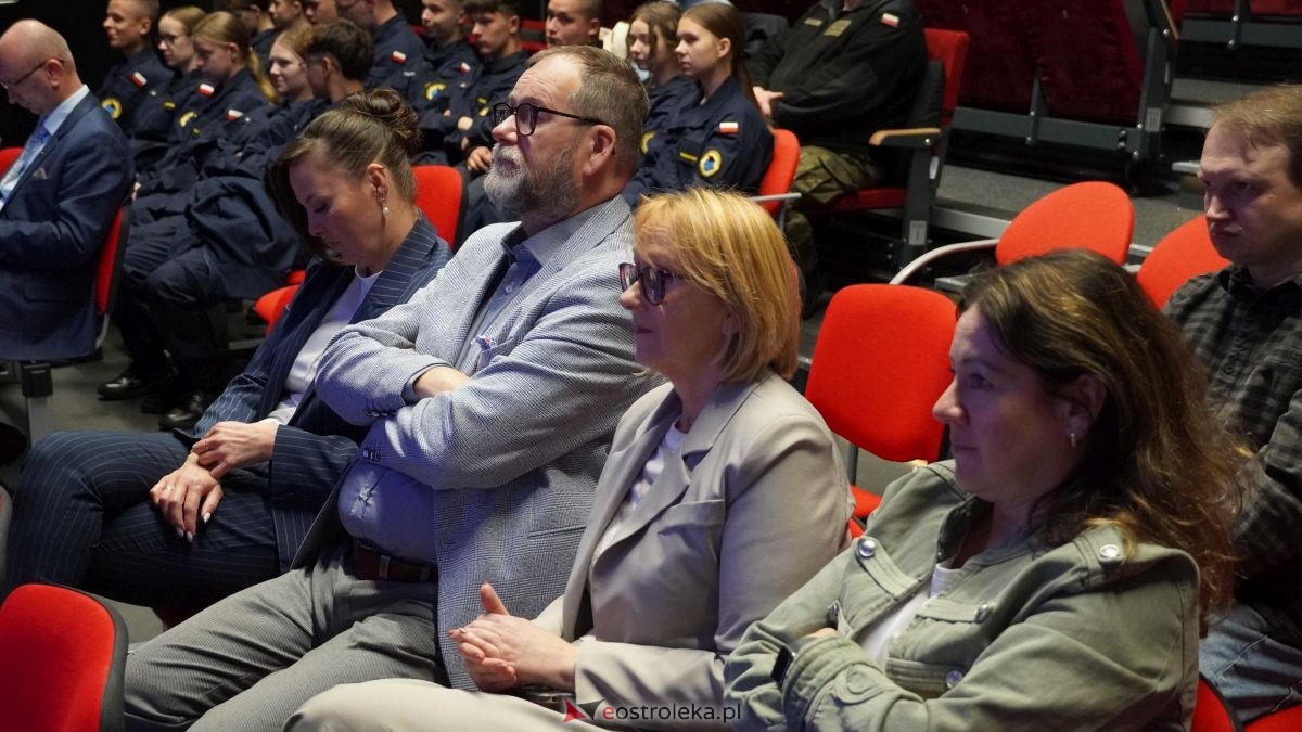 Ogólnopolska Konferencja w Muzeum Żołnierzy Wyklętych. Cenny relikwiarz żołnierza AK przekazany do muzeum [11.06.2026] - zdjęcie #30 - eOstroleka.pl