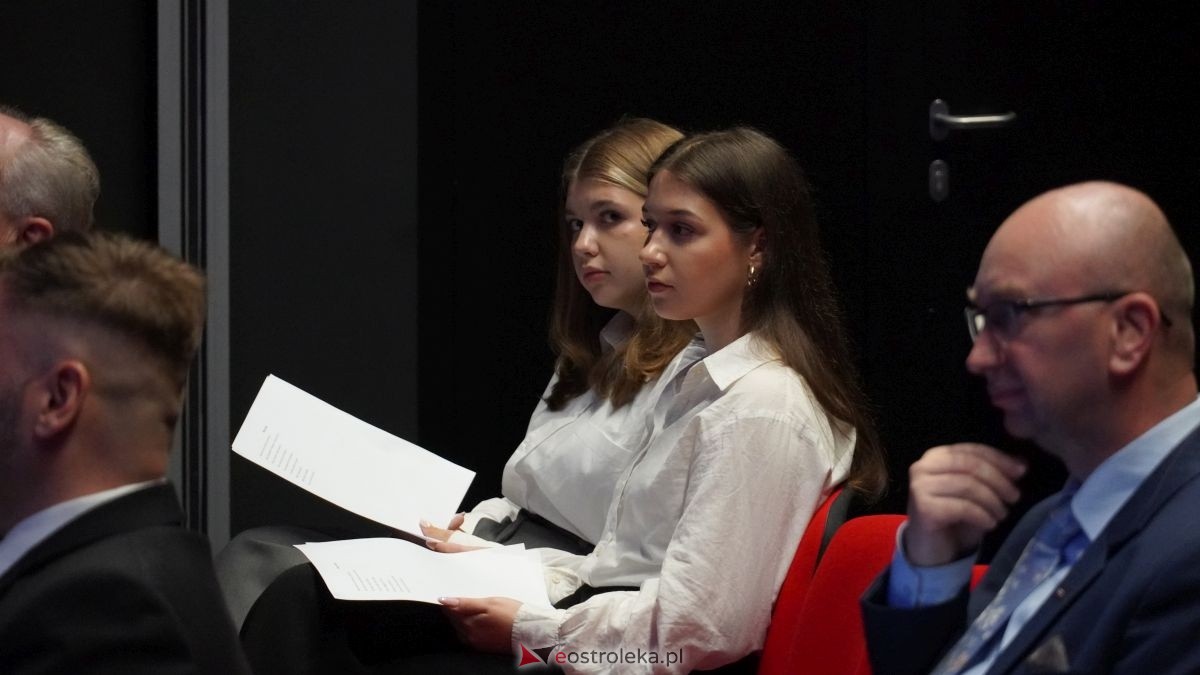 Ogólnopolska Konferencja w Muzeum Żołnierzy Wyklętych. Cenny relikwiarz żołnierza AK przekazany do muzeum [11.06.2026] - zdjęcie #29 - eOstroleka.pl