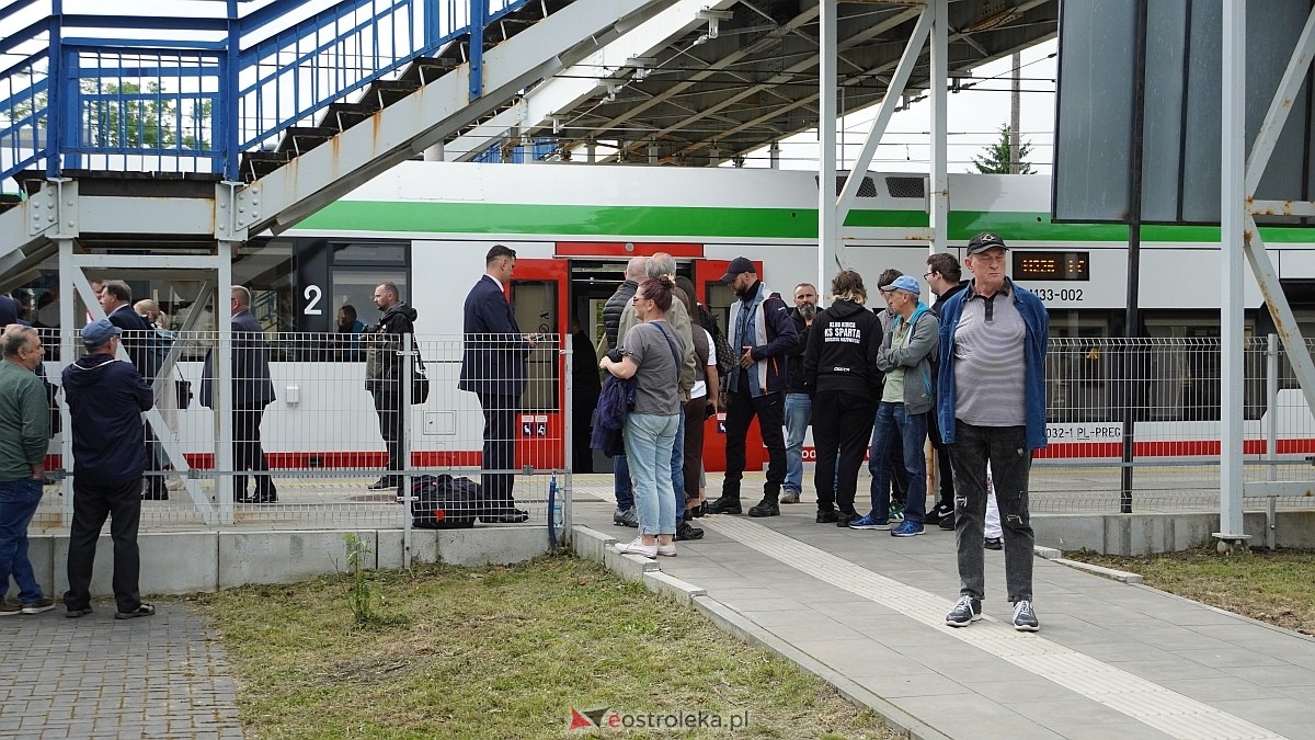 Donald Tusk w Ostrołęce. Inauguracja połączeń kolejowych Ostrołęka Łomża [13.06.2026] - zdjęcie #45 - eOstroleka.pl