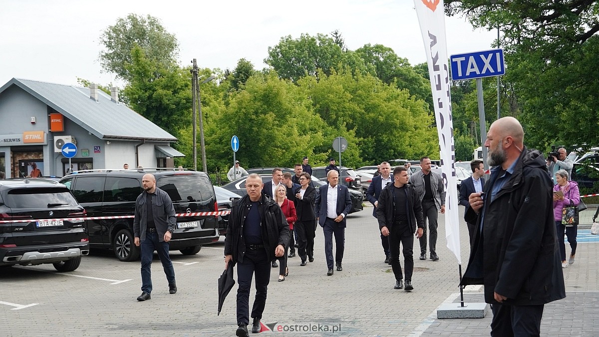 Donald Tusk w Ostrołęce. Inauguracja połączeń kolejowych Ostrołęka Łomża [13.06.2026] - zdjęcie #44 - eOstroleka.pl