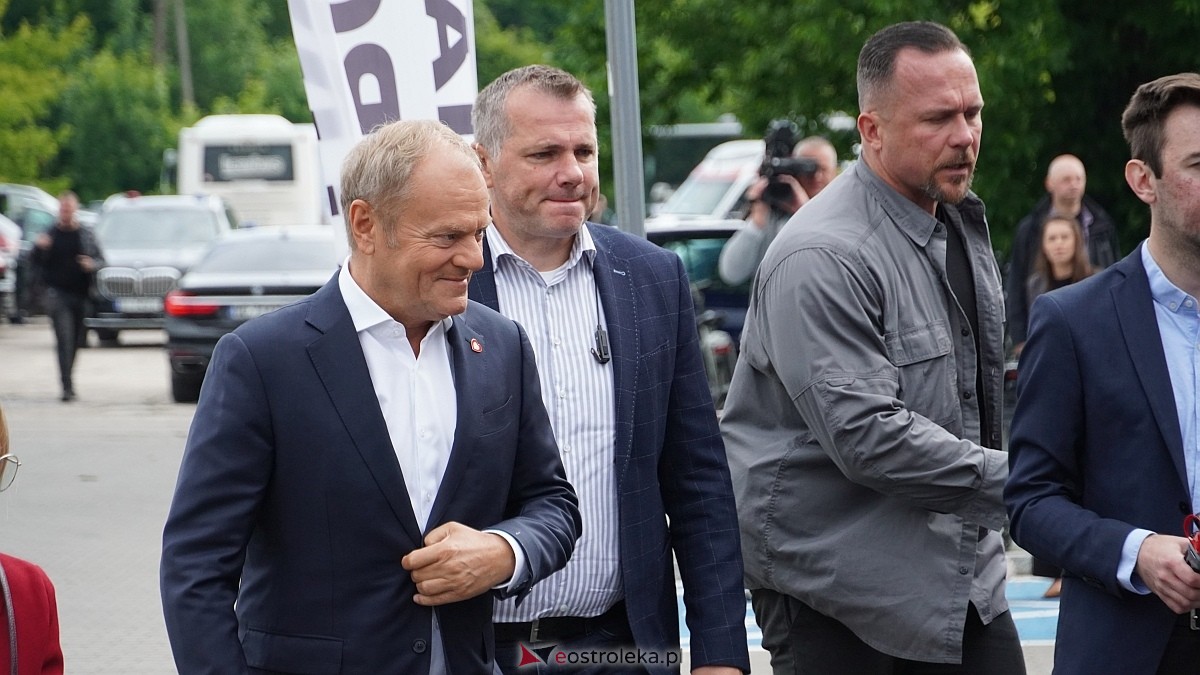 Donald Tusk w Ostrołęce. Inauguracja połączeń kolejowych Ostrołęka Łomża [13.06.2026] - zdjęcie #40 - eOstroleka.pl