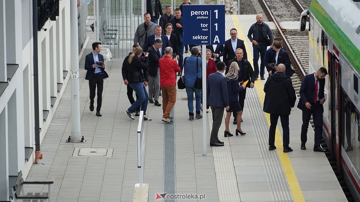 Donald Tusk w Ostrołęce. Inauguracja połączeń kolejowych Ostrołęka Łomża [13.06.2026] - zdjęcie #21 - eOstroleka.pl
