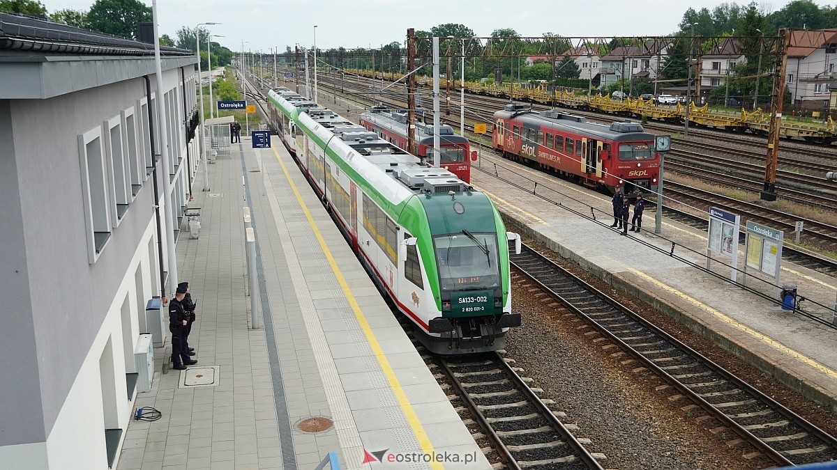 Donald Tusk w Ostrołęce. Inauguracja połączeń kolejowych Ostrołęka Łomża [13.06.2026] - zdjęcie #3 - eOstroleka.pl