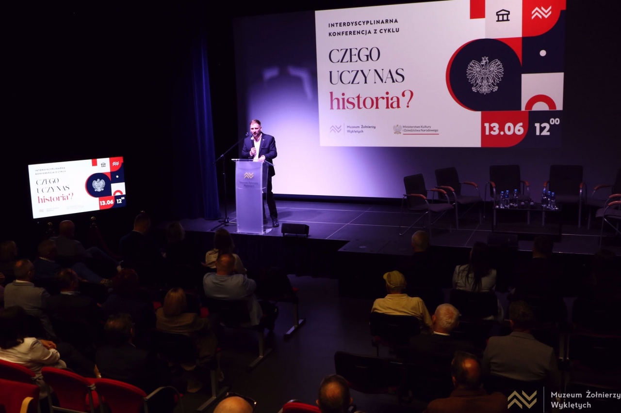 Debata pod hasłem Czego uczy nas historia?” w Muzeum Żołnierzy Wyklętych [15.06.2026] - zdjęcie #2 - eOstroleka.pl