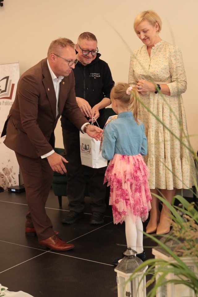 Otwarcie Filii Biblioteki Gminnej w Surowem [16.06.2026] - zdjęcie #17 - eOstroleka.pl