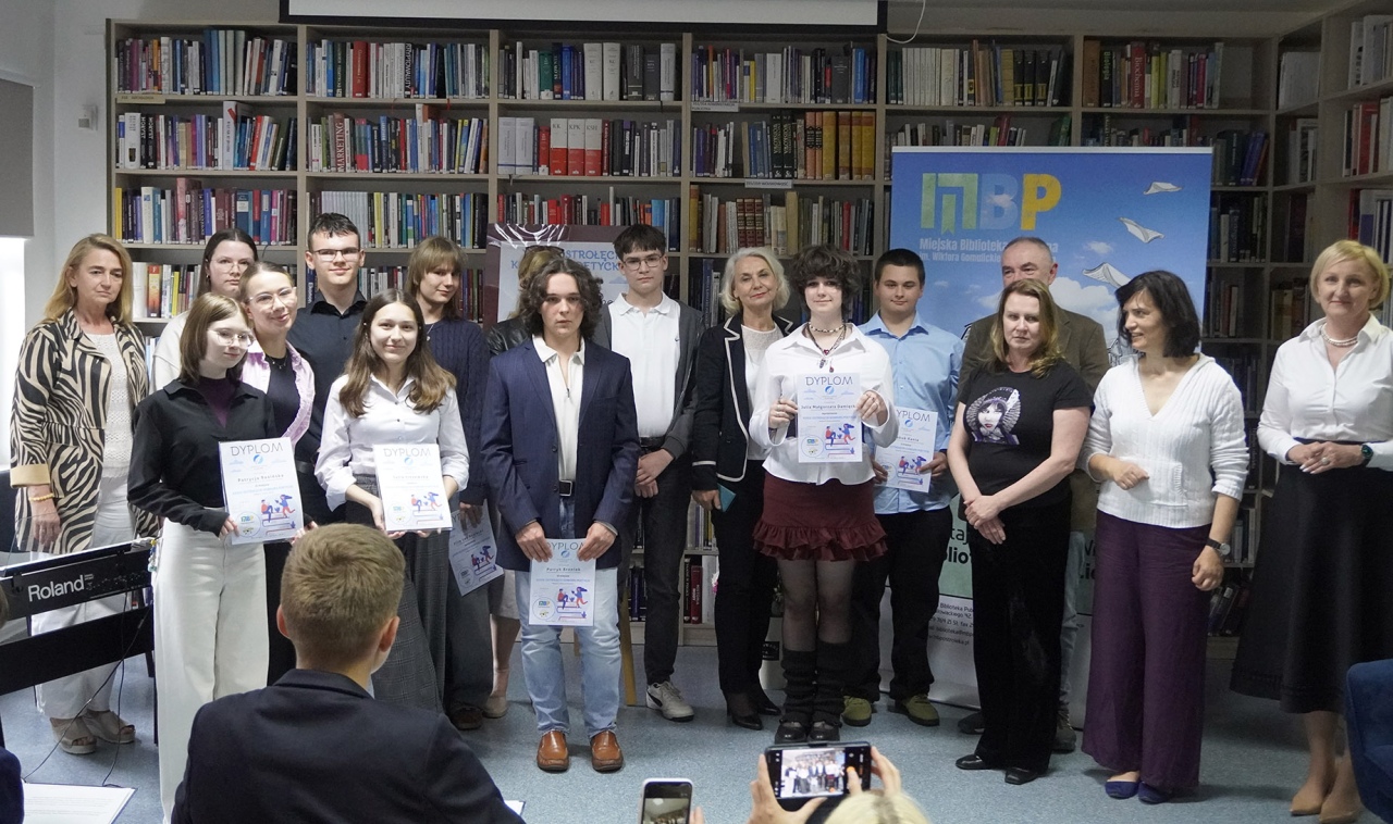 34. Ostrołęcki Konkurs Poetycki „Pierwszy krok w poezję”. Młode talenty nagrodzone [17.06.2026] - zdjęcie #25 - eOstroleka.pl