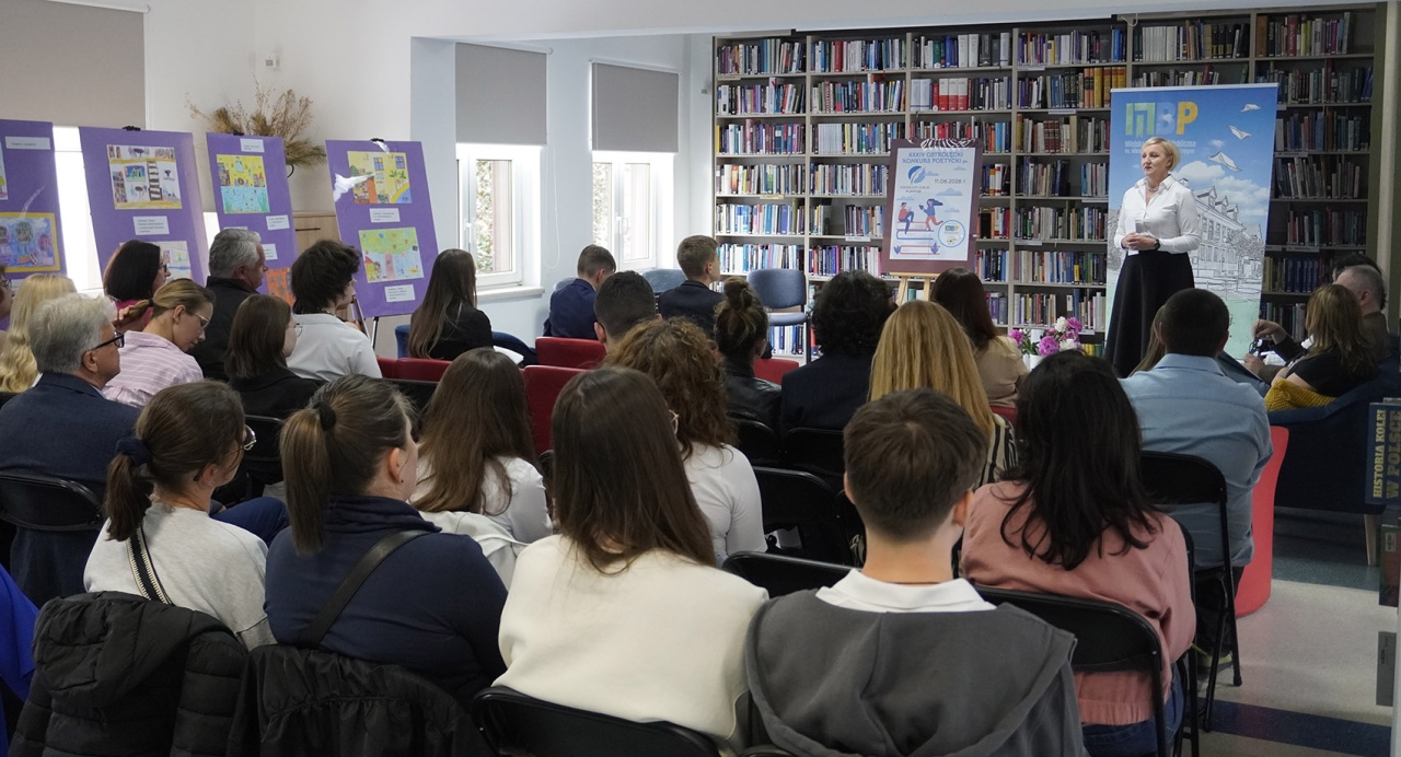 34. Ostrołęcki Konkurs Poetycki „Pierwszy krok w poezję”. Młode talenty nagrodzone [17.06.2026] - zdjęcie #19 - eOstroleka.pl