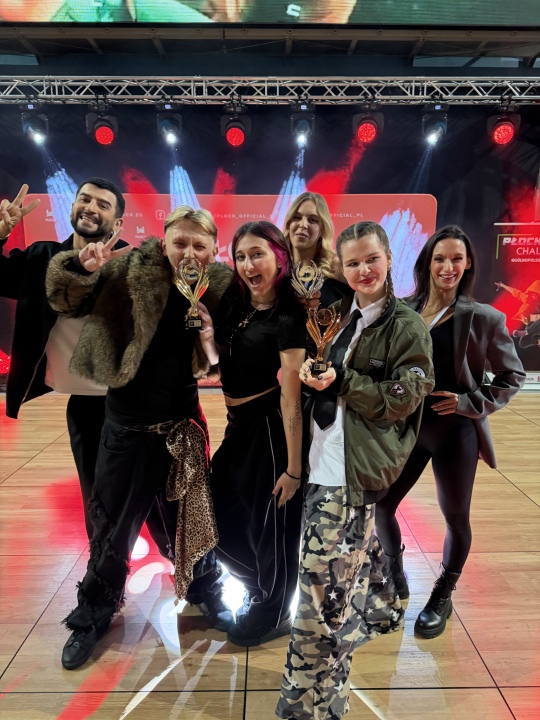 Grad medali dla Bez Wahania Dance Center. Ostrołęccy tancerze podbili Orlen Arenę w Płocku! - zdjęcie #14 - eOstroleka.pl