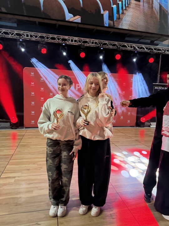 Grad medali dla Bez Wahania Dance Center. Ostrołęccy tancerze podbili Orlen Arenę w Płocku! - zdjęcie #12 - eOstroleka.pl