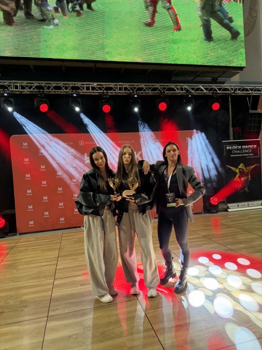 Grad medali dla Bez Wahania Dance Center. Ostrołęccy tancerze podbili Orlen Arenę w Płocku! - zdjęcie #11 - eOstroleka.pl