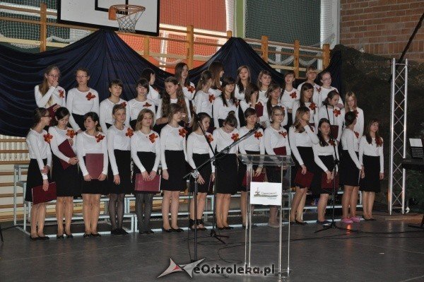 30 rocznica wprowadzenia stanu wojennego w polsce: Uroczystość w Gimnazjum nr 1 i msza w kościele Farnym [13.XII.2011] - zdjęcie #89 - eOstroleka.pl