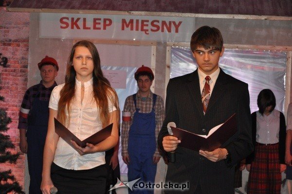 30 rocznica wprowadzenia stanu wojennego w polsce: Uroczystość w Gimnazjum nr 1 i msza w kościele Farnym [13.XII.2011] - zdjęcie #80 - eOstroleka.pl
