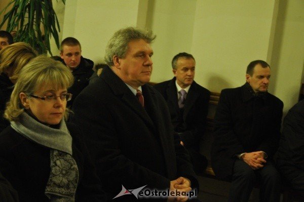 30 rocznica wprowadzenia stanu wojennego w polsce: Uroczystość w Gimnazjum nr 1 i msza w kościele Farnym [13.XII.2011] - zdjęcie #24 - eOstroleka.pl