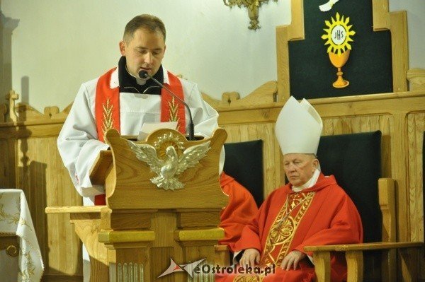 30 rocznica wprowadzenia stanu wojennego w polsce: Uroczystość w Gimnazjum nr 1 i msza w kościele Farnym [13.XII.2011] - zdjęcie #20 - eOstroleka.pl