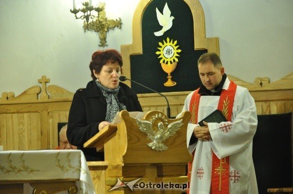 30 rocznica wprowadzenia stanu wojennego w polsce: Uroczystość w Gimnazjum nr 1 i msza w kościele Farnym [13.XII.2011] - zdjęcie #15 - eOstroleka.pl