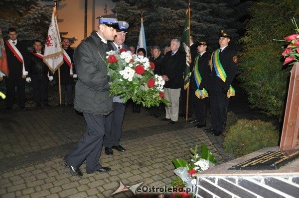 30 rocznica wprowadzenia stanu wojennego w polsce: Uroczystość w Gimnazjum nr 1 i msza w kościele Farnym [13.XII.2011] - zdjęcie #4 - eOstroleka.pl
