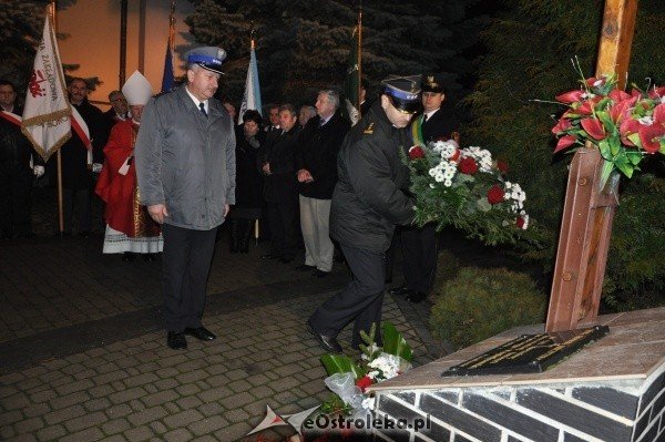 30 rocznica wprowadzenia stanu wojennego w polsce: Uroczystość w Gimnazjum nr 1 i msza w kościele Farnym [13.XII.2011] - zdjęcie #3 - eOstroleka.pl