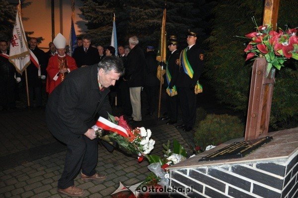 30 rocznica wprowadzenia stanu wojennego w polsce: Uroczystość w Gimnazjum nr 1 i msza w kościele Farnym [13.XII.2011] - zdjęcie #2 - eOstroleka.pl