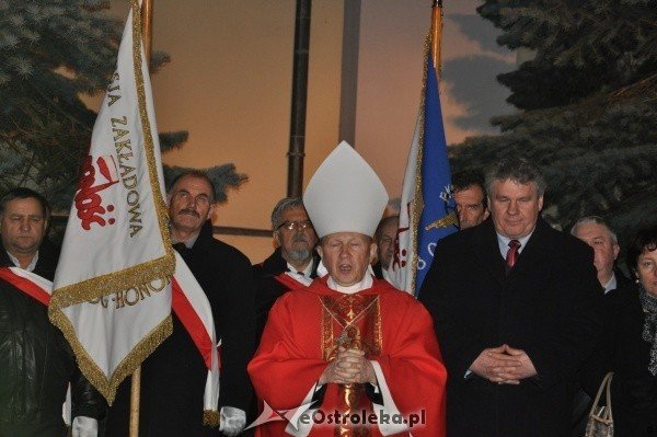 30 rocznica wprowadzenia stanu wojennego w polsce: Uroczystość w Gimnazjum nr 1 i msza w kościele Farnym [13.XII.2011] - zdjęcie #1 - eOstroleka.pl