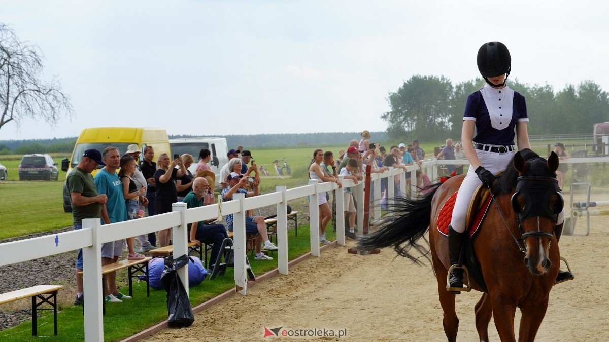 Zawody skokowe w Czerniach [21.06.2026] - zdjęcie #107 - eOstroleka.pl