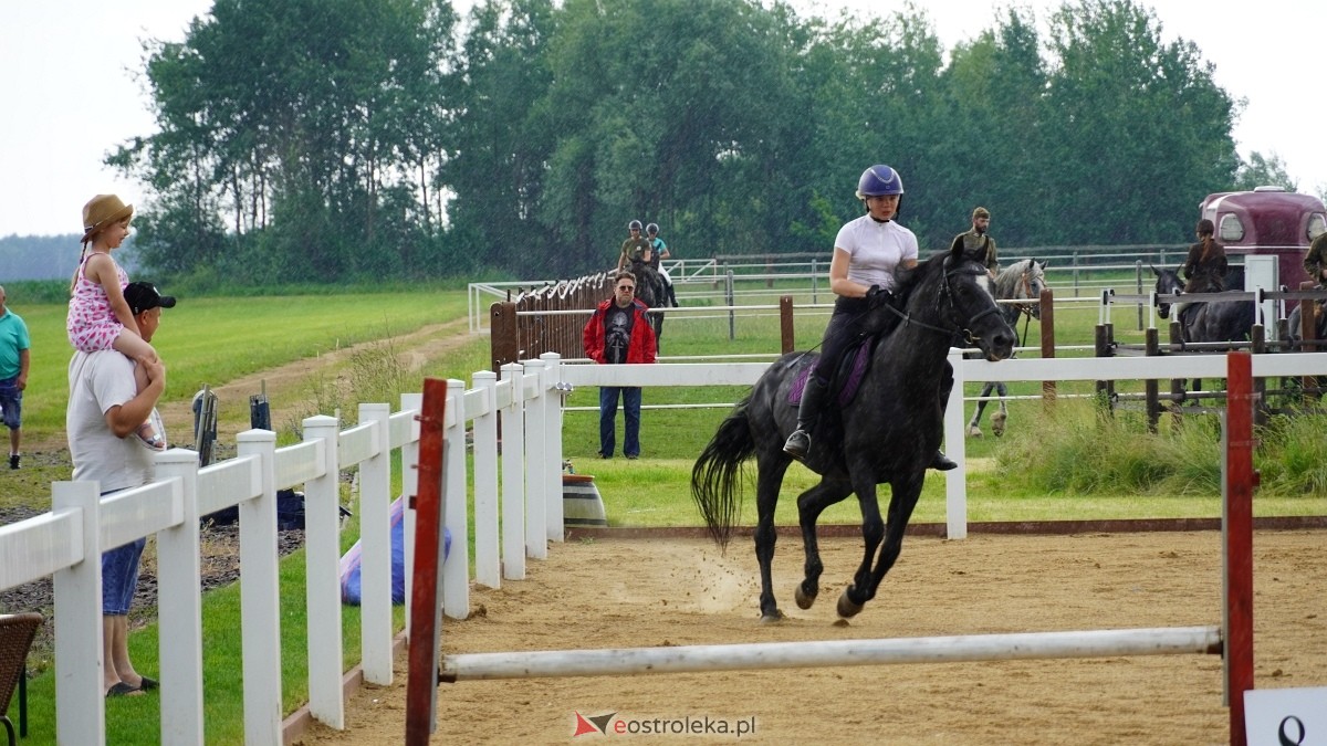 Zawody skokowe w Czerniach [21.06.2026] - zdjęcie #90 - eOstroleka.pl