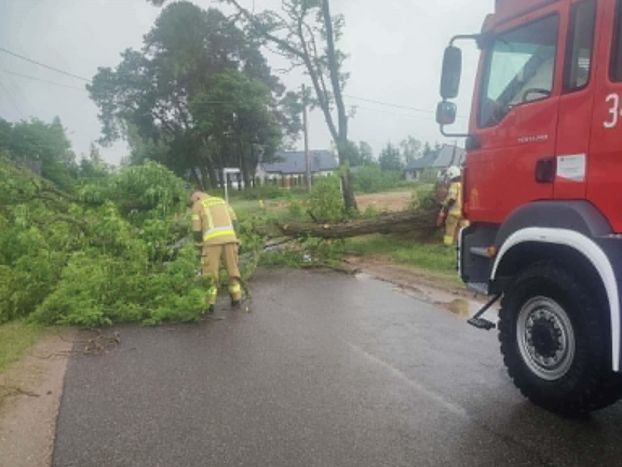 Ostrołęka i powiat walczyły ze skutkami nawałnicy [22.06.2026] - zdjęcie #7 - eOstroleka.pl
