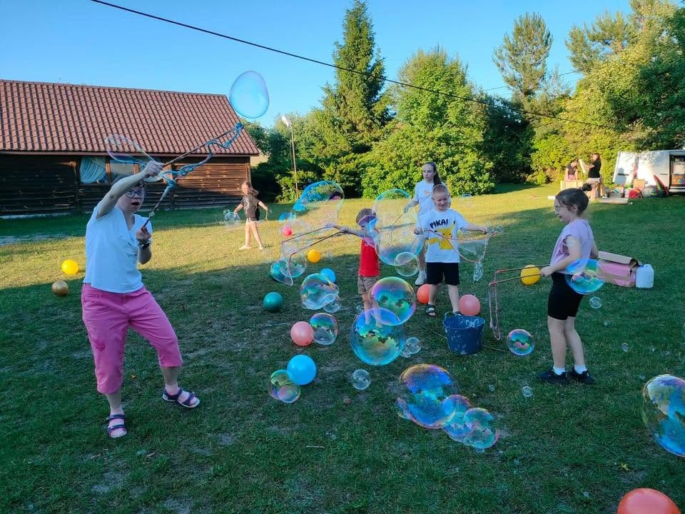 Rodzinny piknik Warsztatów Terapii Zajęciowej „Motylki”. Wspólna zabawa i mnóstwo uśmiechu! [23.06.2026] - zdjęcie #48 - eOstroleka.pl