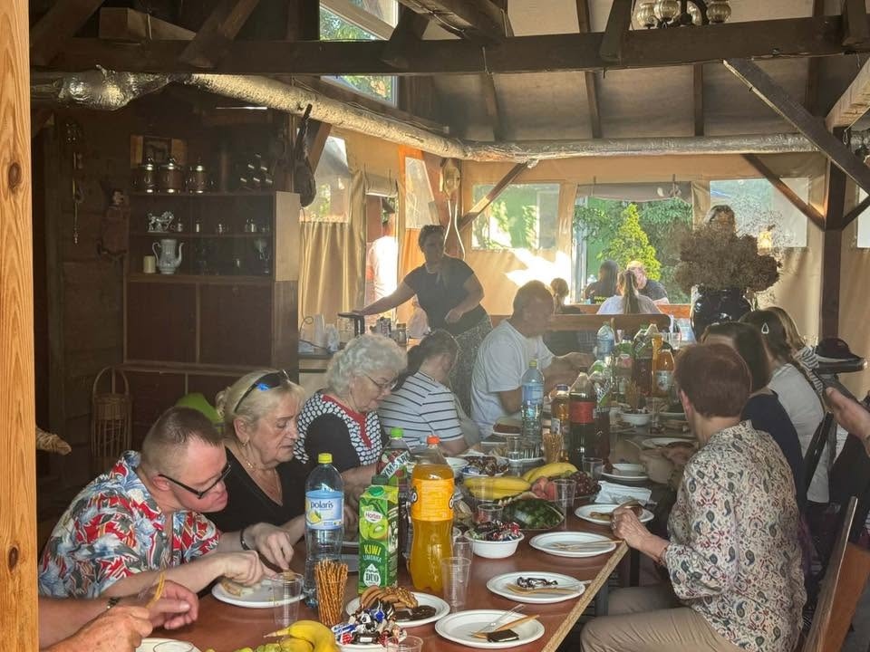 Rodzinny piknik Warsztatów Terapii Zajęciowej „Motylki”. Wspólna zabawa i mnóstwo uśmiechu! [23.06.2026] - zdjęcie #43 - eOstroleka.pl