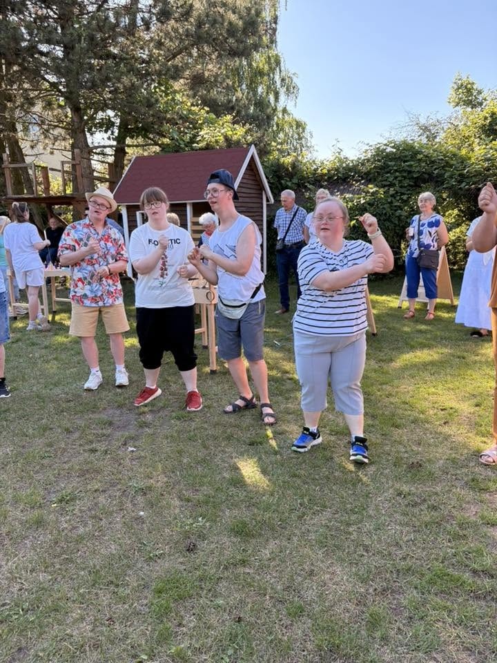 Rodzinny piknik Warsztatów Terapii Zajęciowej „Motylki”. Wspólna zabawa i mnóstwo uśmiechu! [23.06.2026] - zdjęcie #38 - eOstroleka.pl
