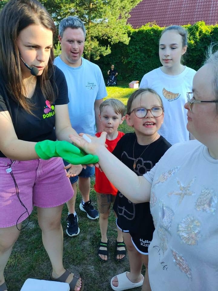 Rodzinny piknik Warsztatów Terapii Zajęciowej „Motylki”. Wspólna zabawa i mnóstwo uśmiechu! [23.06.2026] - zdjęcie #31 - eOstroleka.pl