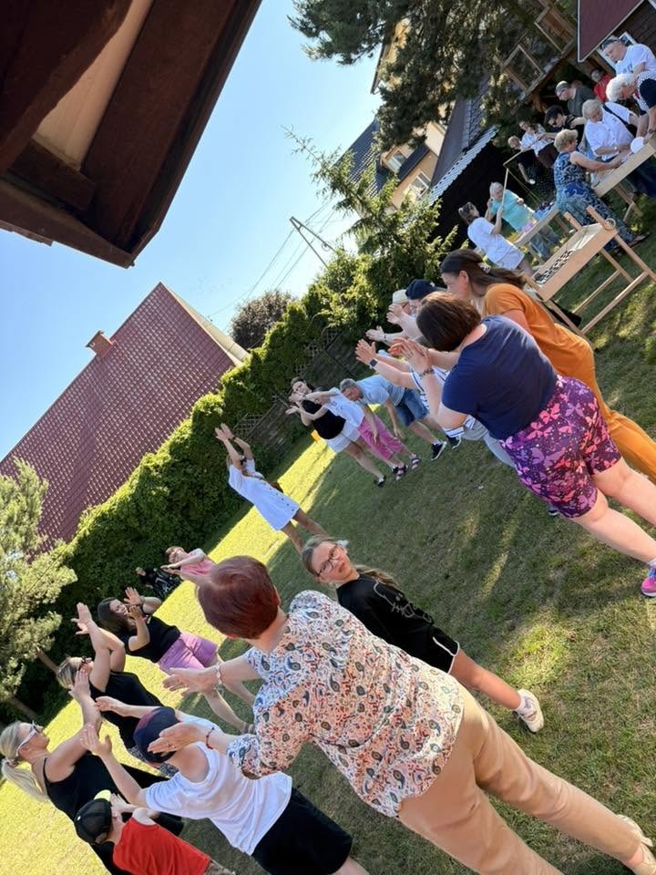 Rodzinny piknik Warsztatów Terapii Zajęciowej „Motylki”. Wspólna zabawa i mnóstwo uśmiechu! [23.06.2026] - zdjęcie #28 - eOstroleka.pl