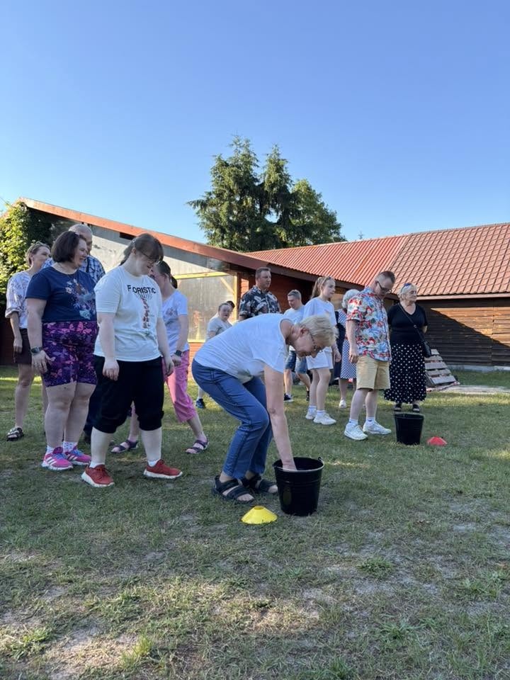 Rodzinny piknik Warsztatów Terapii Zajęciowej „Motylki”. Wspólna zabawa i mnóstwo uśmiechu! [23.06.2026] - zdjęcie #23 - eOstroleka.pl