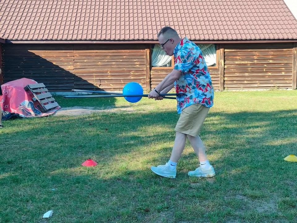 Rodzinny piknik Warsztatów Terapii Zajęciowej „Motylki”. Wspólna zabawa i mnóstwo uśmiechu! [23.06.2026] - zdjęcie #2 - eOstroleka.pl