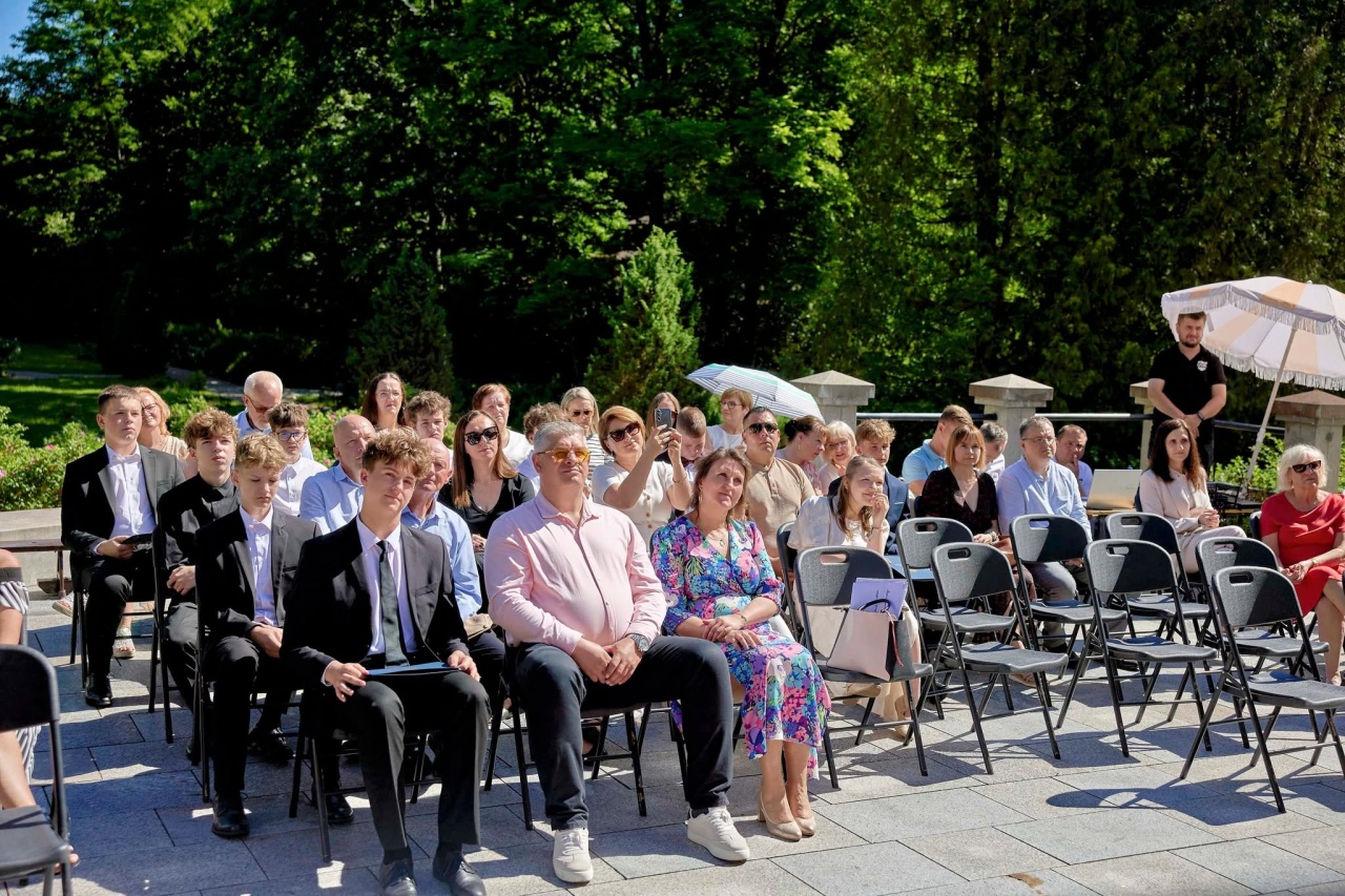 Najzdolniejsi ósmoklasiści z gminy Olszewo-Borki nagrodzeni! [23.06.2026] - zdjęcie #61 - eOstroleka.pl