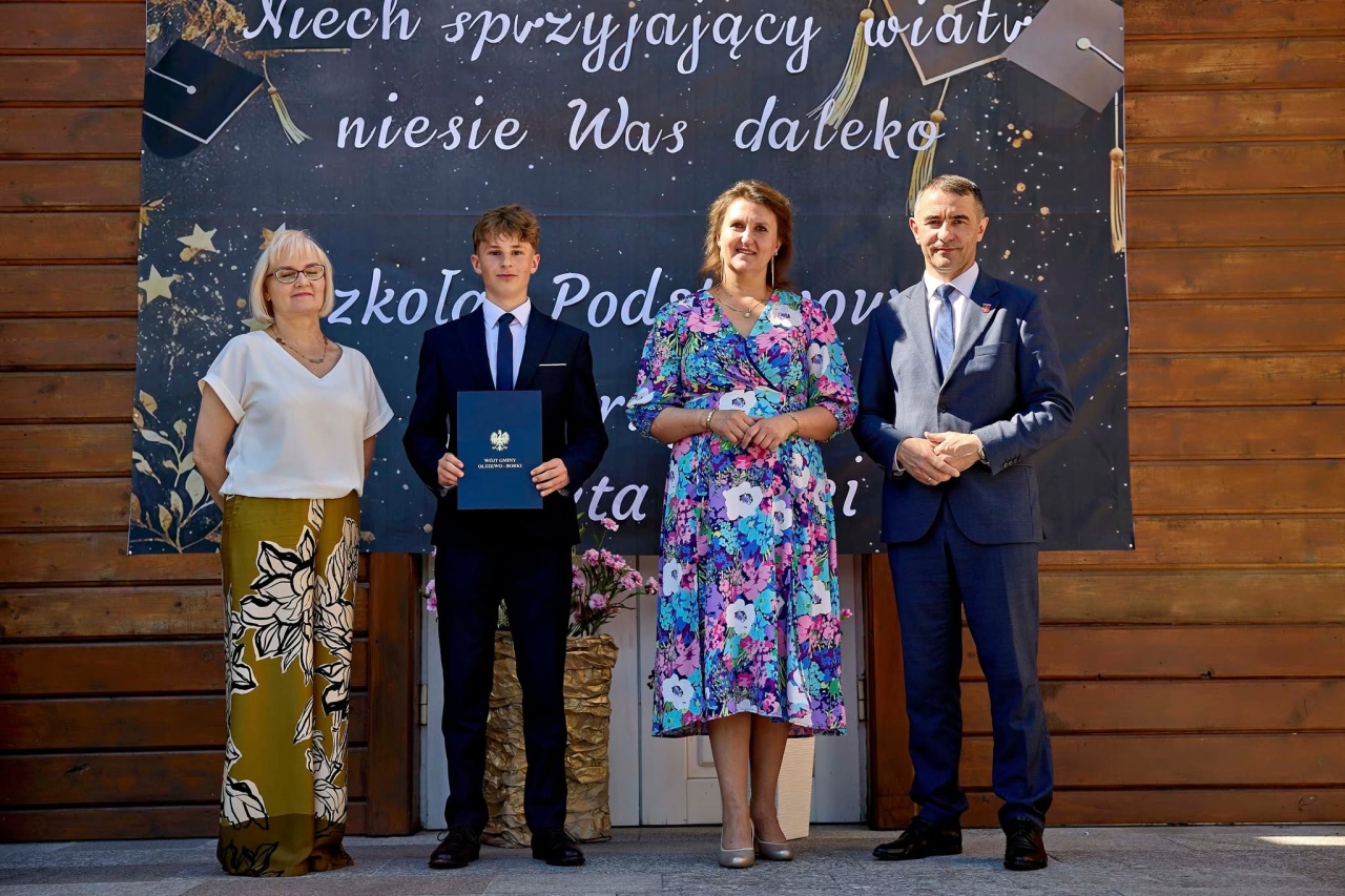 Najzdolniejsi ósmoklasiści z gminy Olszewo-Borki nagrodzeni! [23.06.2026] - zdjęcie #57 - eOstroleka.pl