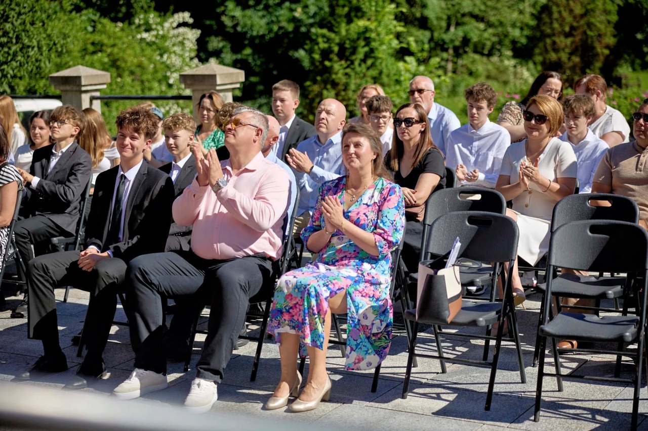Najzdolniejsi ósmoklasiści z gminy Olszewo-Borki nagrodzeni! [23.06.2026] - zdjęcie #52 - eOstroleka.pl