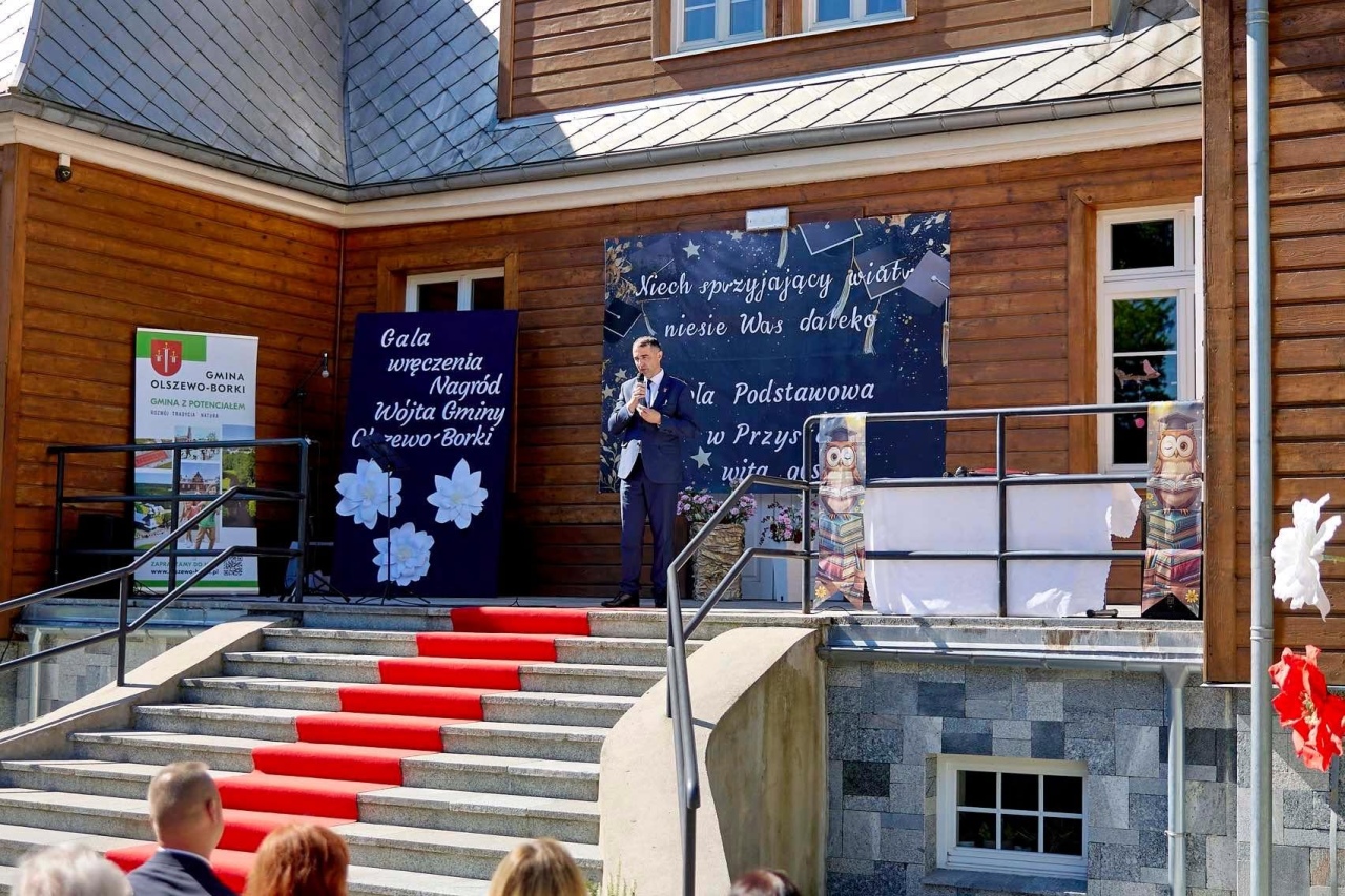Najzdolniejsi ósmoklasiści z gminy Olszewo-Borki nagrodzeni! [23.06.2026] - zdjęcie #48 - eOstroleka.pl