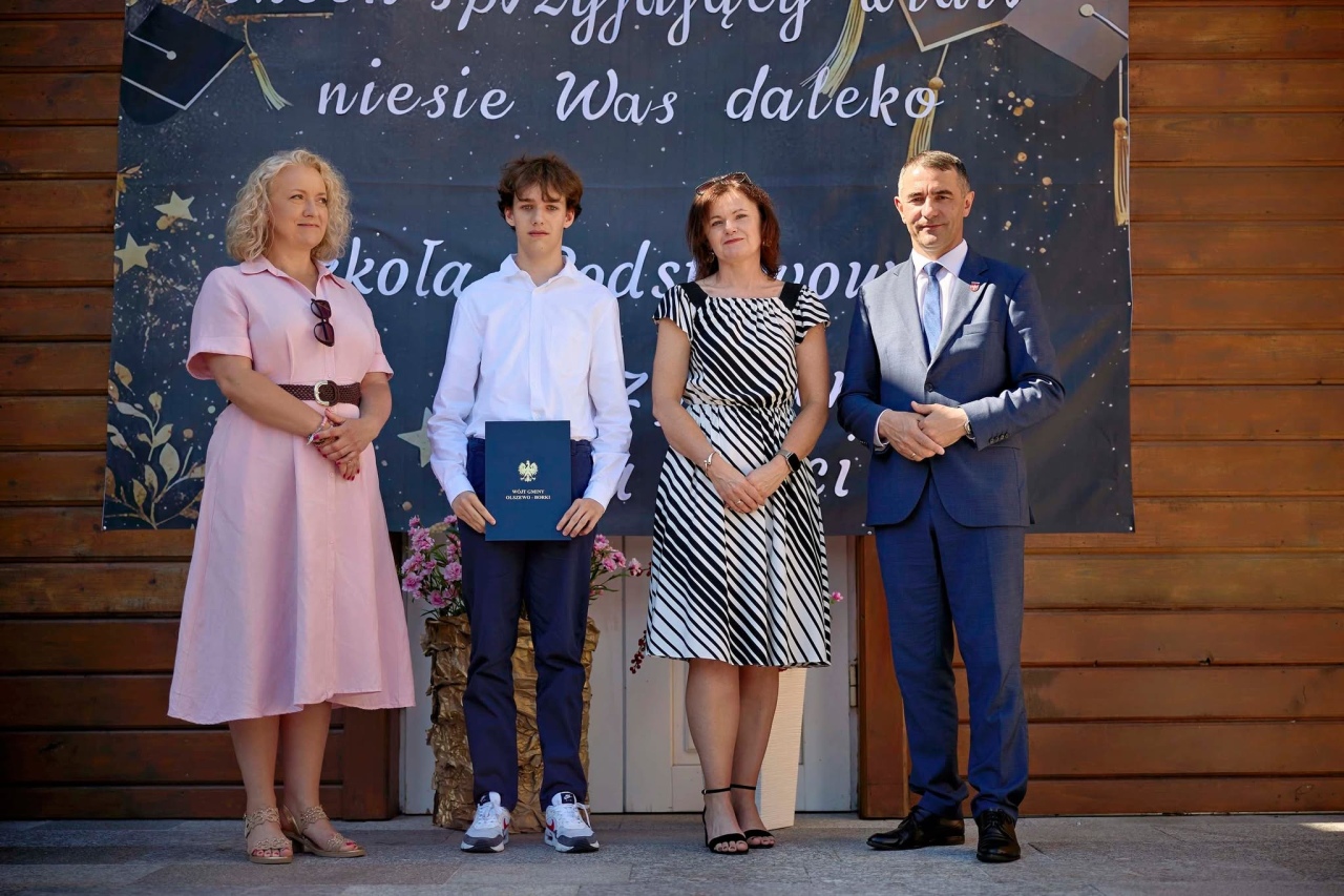 Najzdolniejsi ósmoklasiści z gminy Olszewo-Borki nagrodzeni! [23.06.2026] - zdjęcie #43 - eOstroleka.pl